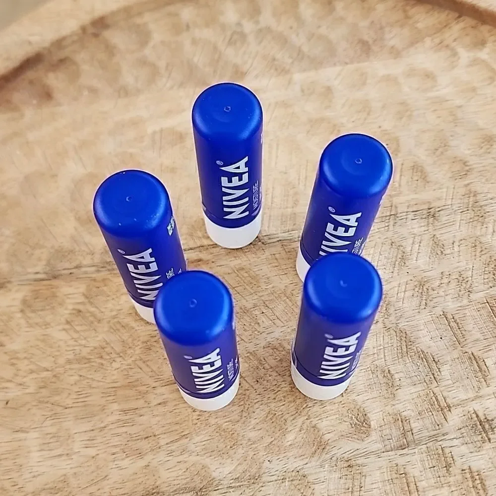 Summer Lips 5 Nivea Moisture Lip Care Sticks